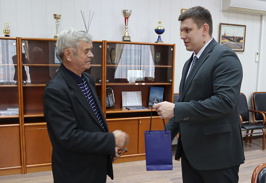 Башев 02.jpg Башев 02.jpg