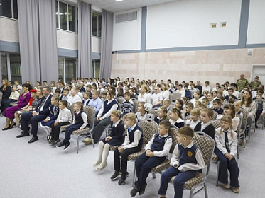 После капитального ремонта распахнула двери школа № 90